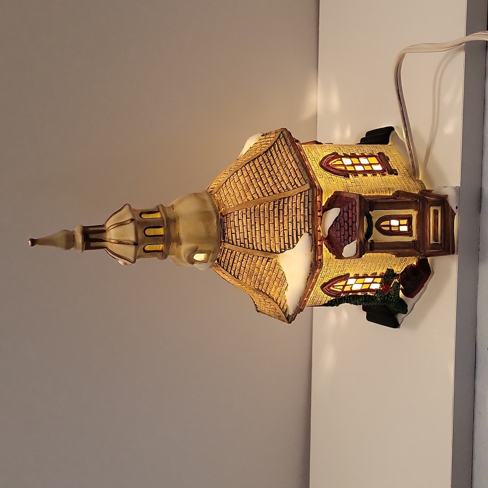 Vintage Dickens Collectibles Church - Picture 2 of 6
